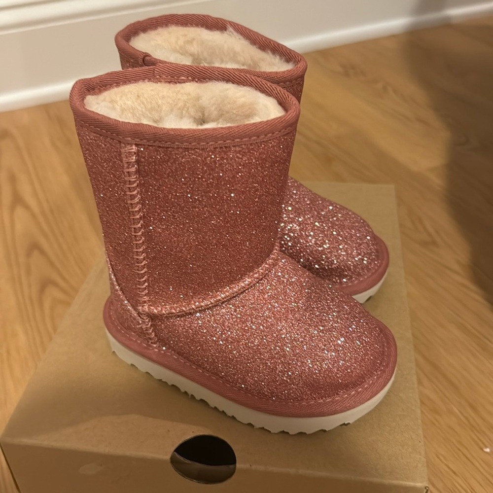 NIB Pink Glitter UGGS sz 6 (baby/toddler)